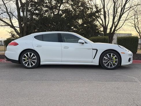 Used 2015 Porsche Panamera S image 2