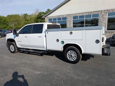 Used 2024 Chevrolet Silverado 2500 LT w/ Convenience Package AWD/4WD image 4