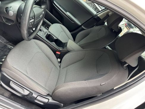 Used 2025 Kia K4 FWD image 35