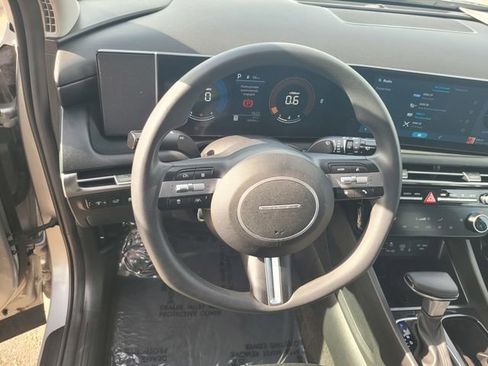 Used 2025 Hyundai Tucson SEL FWD image 30