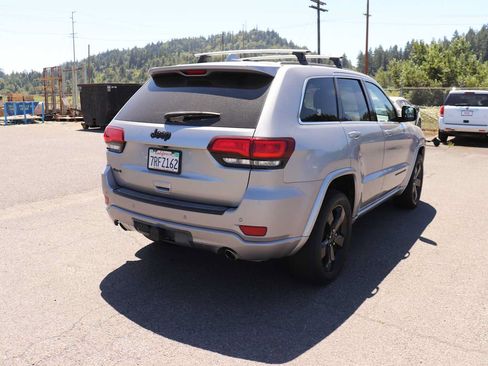 Used 2015 Jeep Grand Cherokee Altitude AWD/4WD image 5