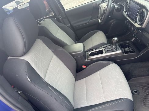 Used 2022 Toyota Tacoma TRD Sport w/ Technology Package image 34