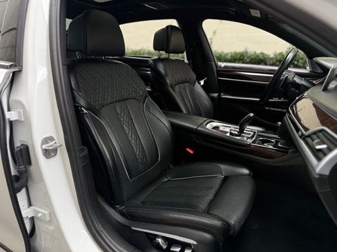 Used 2017 BMW 750i xDrive image 33