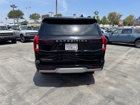 Used 2025 Ford Expedition Platinum AWD/4WD image 6