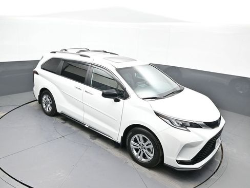 Certified 2023 Toyota Sienna XSE w/ XSE Plus Package image 39