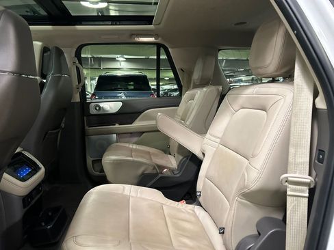 Certified 2022 Lincoln Navigator L Reserve AWD/4WD image 23