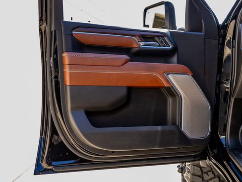 Used 2024 GMC Sierra 3500 Denali Ultimate image 36