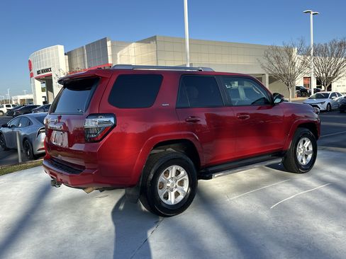 Used 2018 Toyota 4Runner SR5 Premium image 10