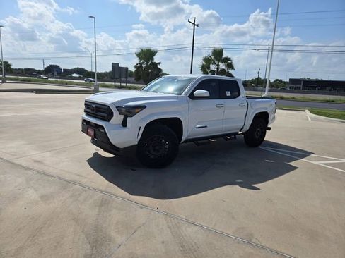 New 2026 Toyota Tacoma SR5 AWD/4WD image 3
