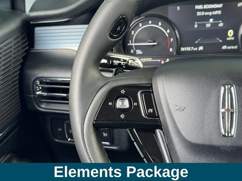 Used 2022 Lincoln Corsair AWD w/ Equipment Group 101A image 10