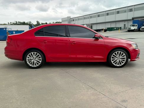 Used 2015 Volkswagen Jetta SE FWD image 6