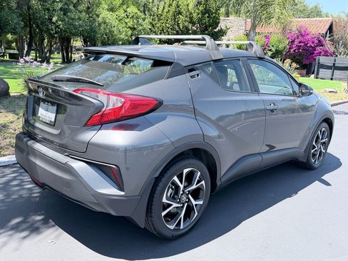 Used 2018 Toyota C-HR XLE FWD image 6