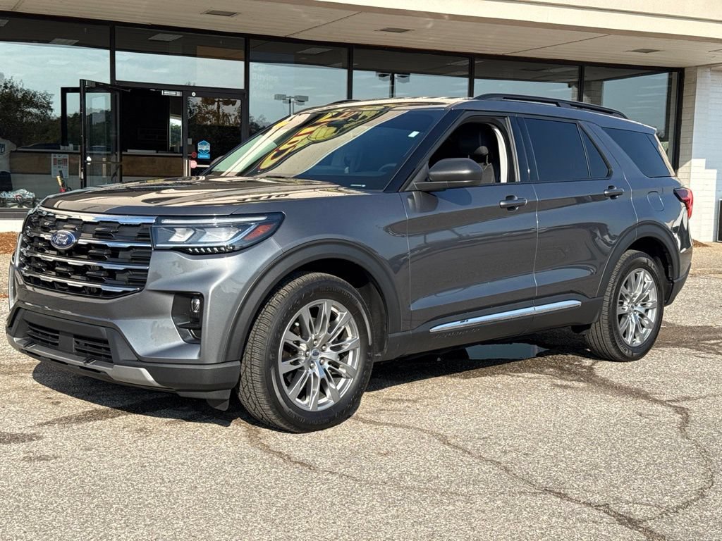 Used 2025 Ford Explorer Active w/ Active Comfort Package AWD/4WD image 8