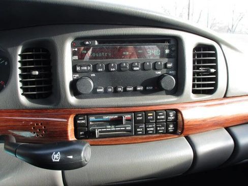 Used 2005 Buick Le Sabre Custom image 15