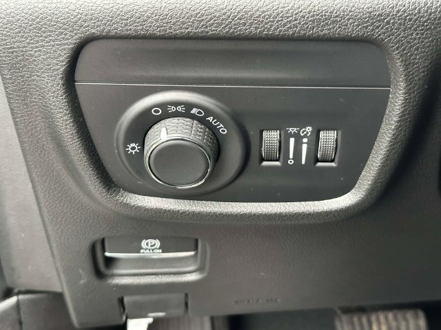 Certified 2024 Jeep Grand Cherokee Laredo X AWD/4WD image 27