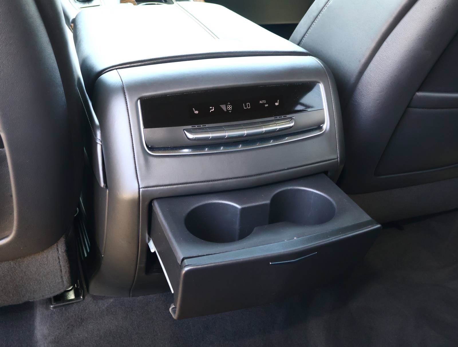 Certified 2024 Cadillac Escalade ESV Premium Luxury Platinum AWD/4WD image 19