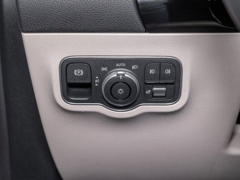 Certified 2025 Mercedes-Benz GLA 250 4MATIC image 18