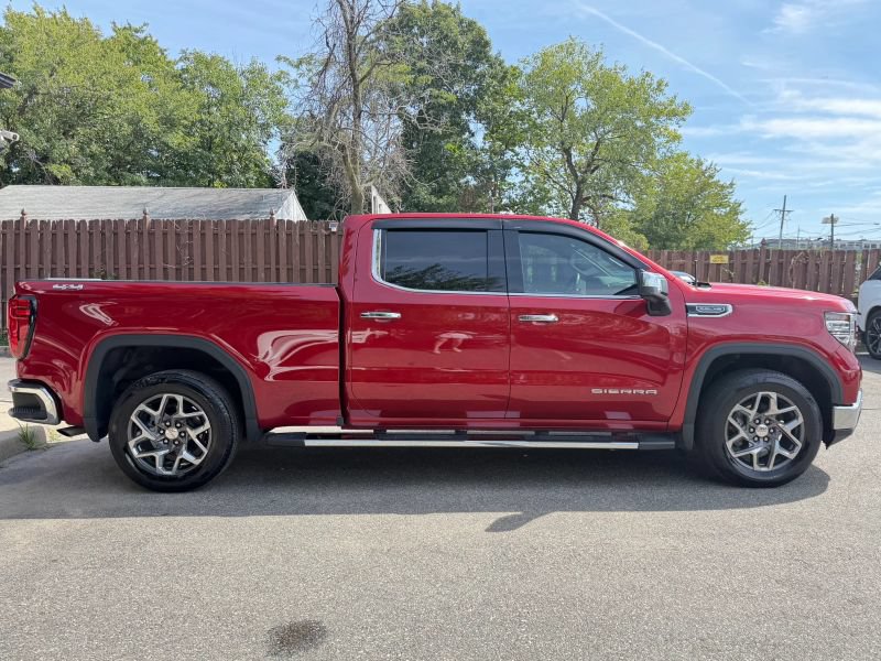 Used 2024 GMC Sierra 1500 SLT w/ SLT Premium Plus Package AWD/4WD image 5