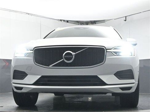 Used 2018 Volvo XC60 T5 Momentum w/ Vision Package image 34