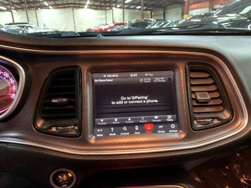 Used 2018 Dodge Challenger R/T Scat Pack w/ Leather Interior Group RWD image 32