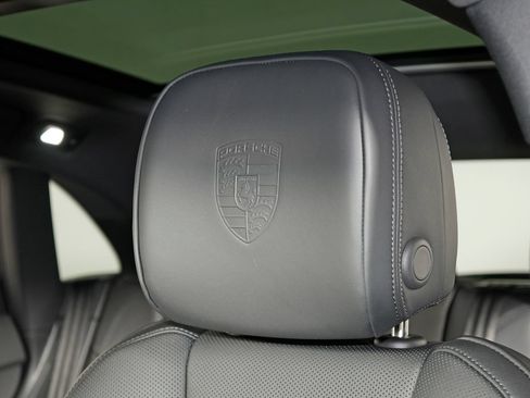 Certified 2026 Porsche Macan Turbo AWD/4WD image 19
