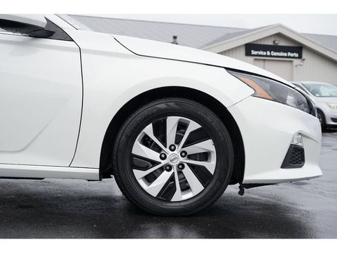 Used 2022 Nissan Altima 2.5 S image 11