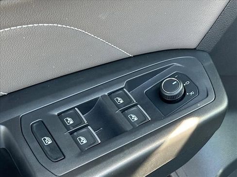 Used 2023 Volkswagen Atlas SE w/ Panoramic Sunroof Package FWD image 22