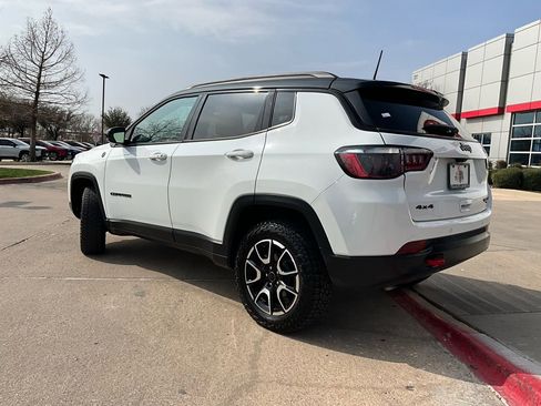 Used 2025 Jeep Compass Trailhawk image 8