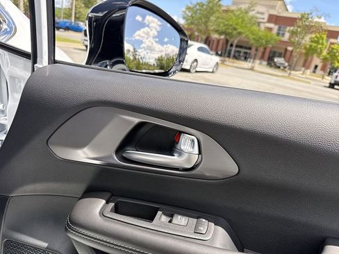 New 2026 Chrysler Pacifica Select FWD image 26