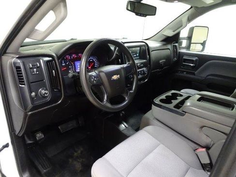 Used 2019 Chevrolet Silverado 2500 W/T AWD/4WD image 20