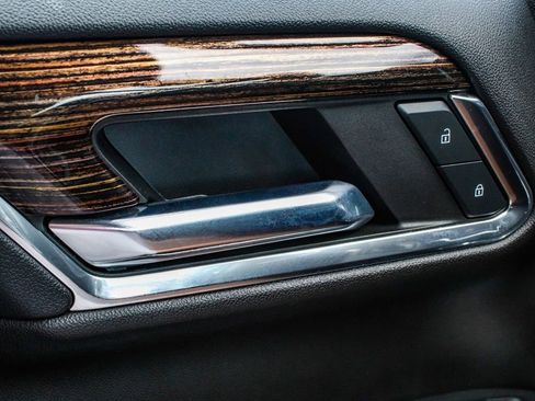 Used 2023 GMC Sierra 1500 Elevation image 9