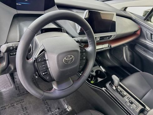 Used 2026 Toyota Prius Plug-In Hybrid image 9