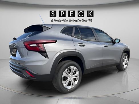 New 2026 Chevrolet Trax LS w/ Driver Confidence Package FWD image 5