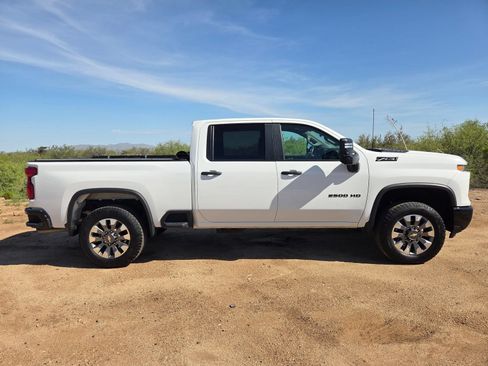 Used 2024 Chevrolet Silverado 2500 Custom w/ Custom Value Package AWD/4WD image 4