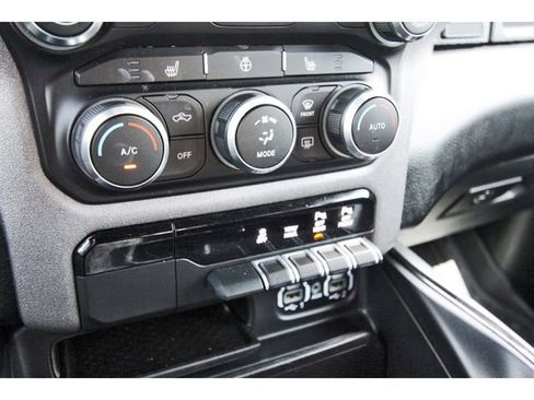 Used 2022 RAM 1500 Big Horn w/ Built-to-serve Edition image 24