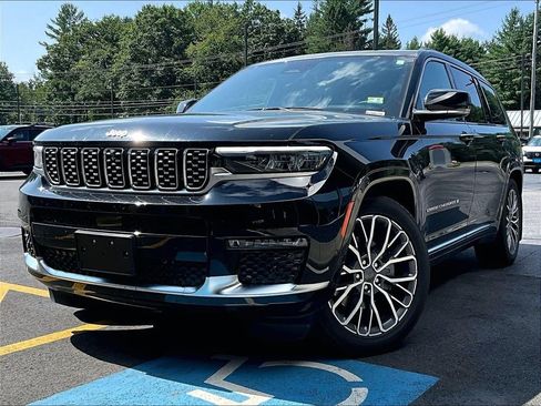 Used 2025 Jeep Grand Cherokee L Summit AWD/4WD image 3