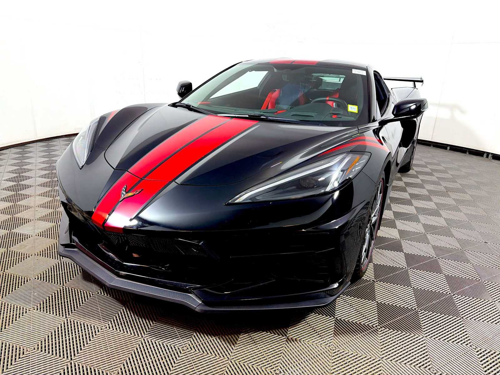 Used 2023 Chevrolet Corvette Stingray Preferred Cpe w/ Z51 Performance Package RWD image 3