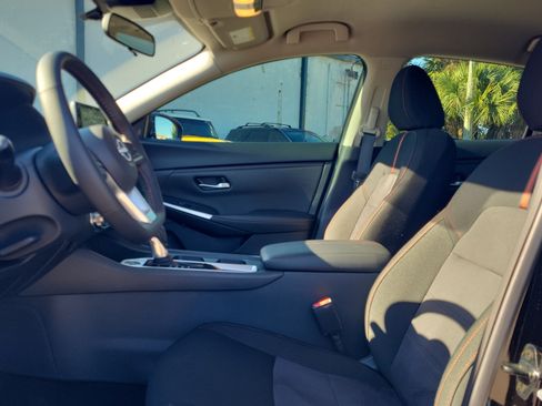 Certified 2025 Nissan Sentra SR image 21