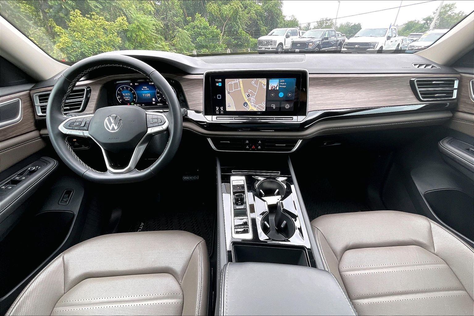 Used 2025 Volkswagen Atlas SEL AWD/4WD image 15