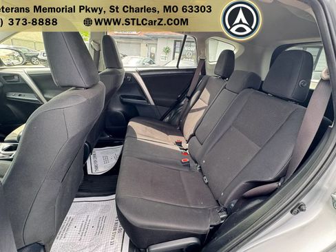 Used 2018 Toyota RAV4 LE w/ All Weather Liner Package FWD image 16