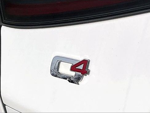 Used 2024 Alfa Romeo Stelvio Veloce image 8