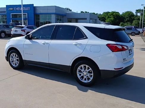 Used 2019 Chevrolet Equinox LS w/ LS Convenience Package FWD image 6