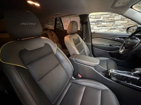 Used 2025 Chevrolet Trax ACTIV w/ Driver Confidence Package FWD image 17