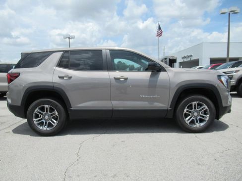 New 2026 GMC Terrain Elevation w/ Technology Package II FWD image 2