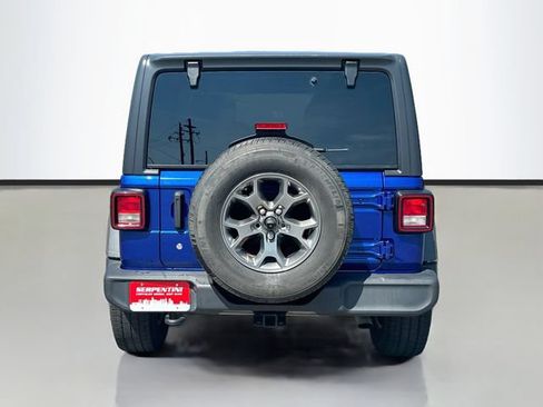 Used 2018 Jeep Wrangler Unlimited Sport S AWD/4WD image 7