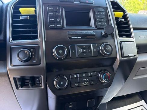 Used 2019 Ford F250 XLT w/ Snow Plow Prep Package AWD/4WD image 19