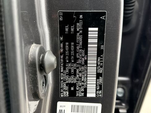 Used 2022 Toyota Highlander XLE image 12