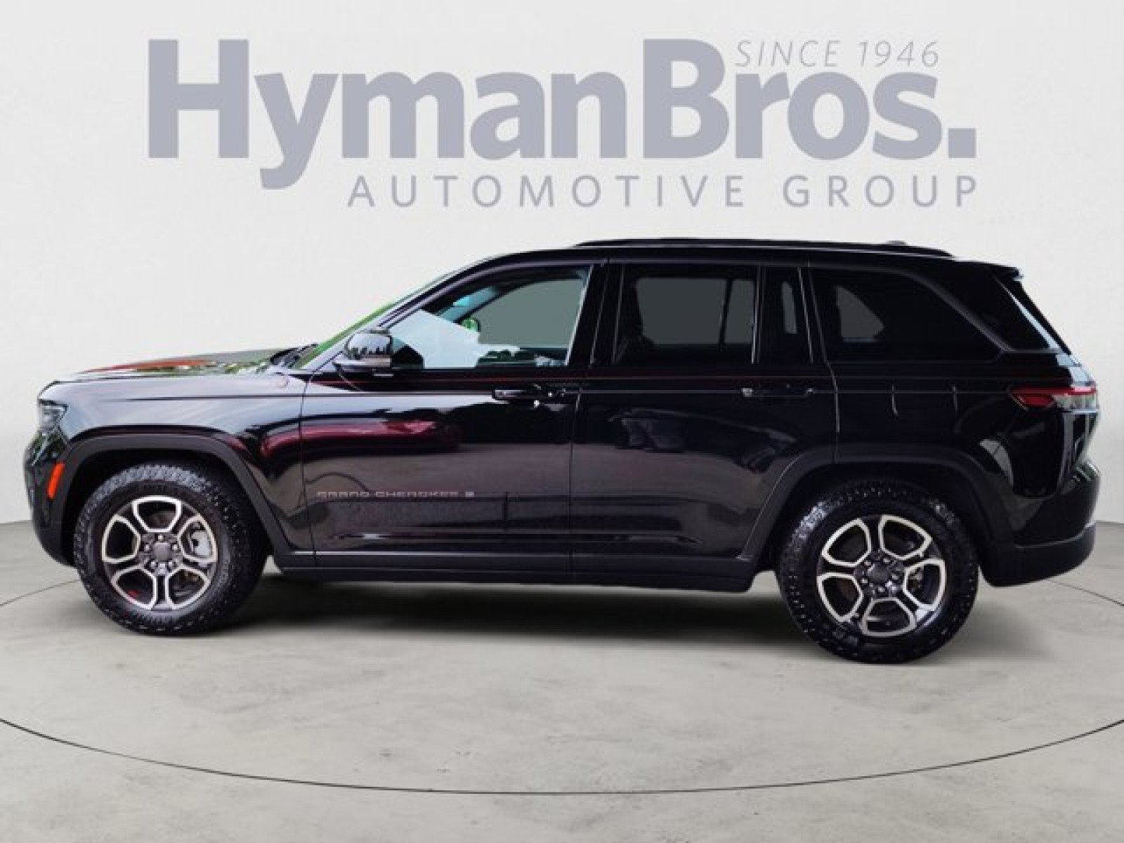 Used 2022 Jeep Grand Cherokee Trailhawk w/ ADV Protech Group II AWD/4WD image 6