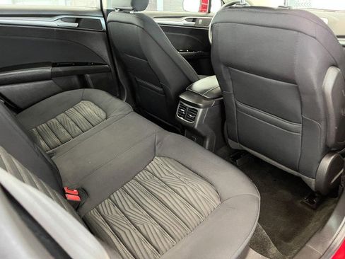 Used 2016 Ford Fusion SE image 30