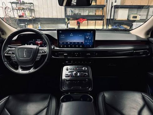 Used 2022 Lincoln Nautilus Reserve w/ Luxury Package image 25